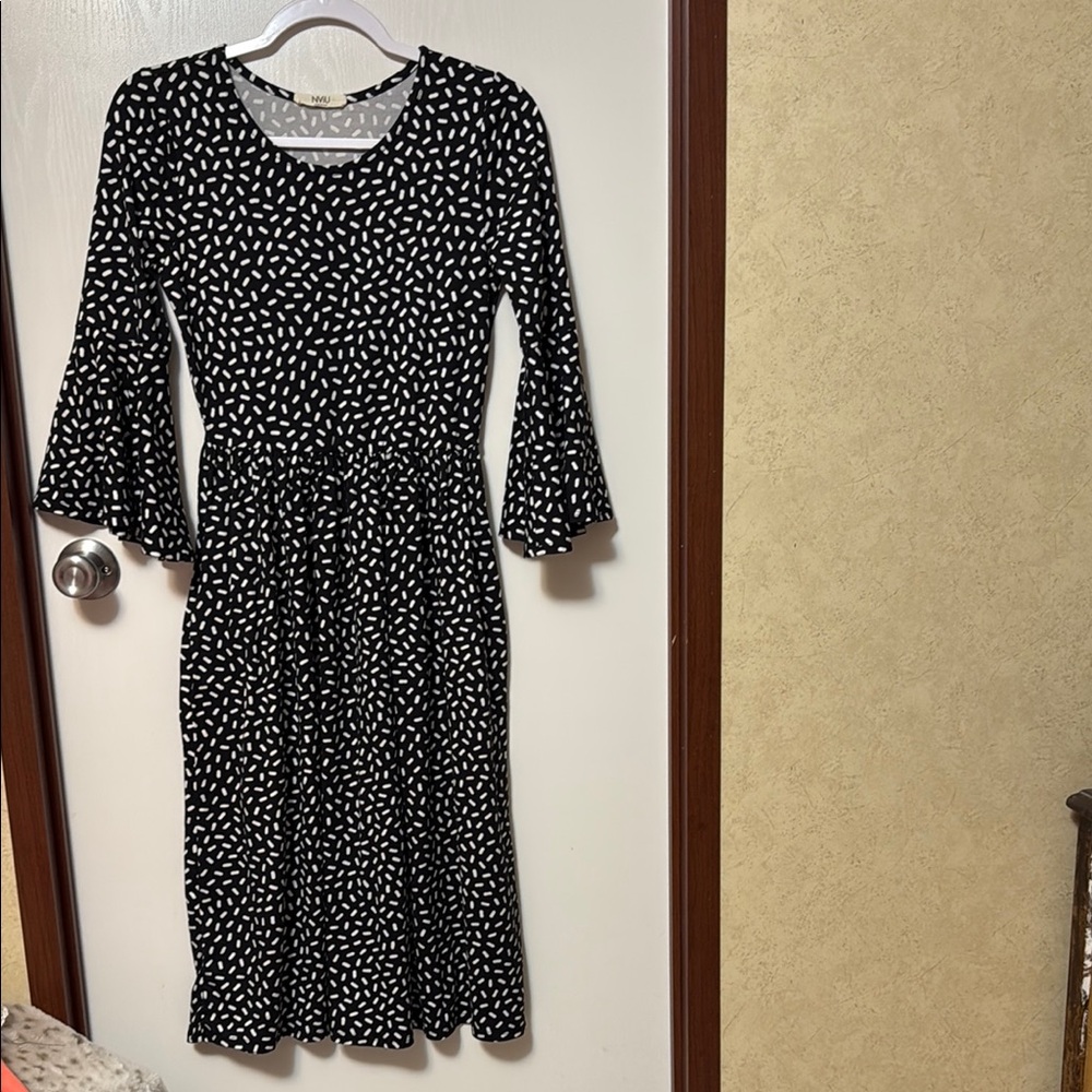 NVIU Elegant Black and White Patterned Dress Size S
